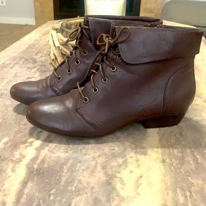 Yuu Tang Boots